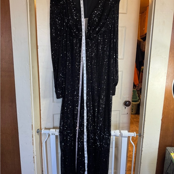 Ieena by Mac Duggar Size 16 NWT Black Sequin Elegant Dress. Size 16 - Picture 6 of 16